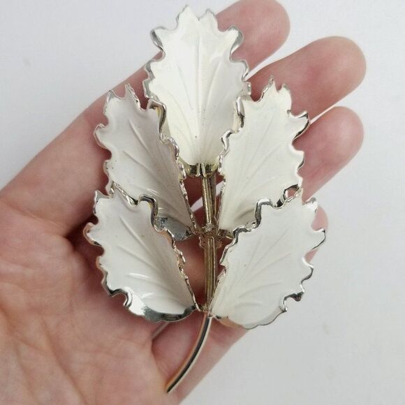 Vintage Large White Enamel Leaf Brooch, Minimal Retro Design Lapel Pin, Estate - Picture 6 of 6
